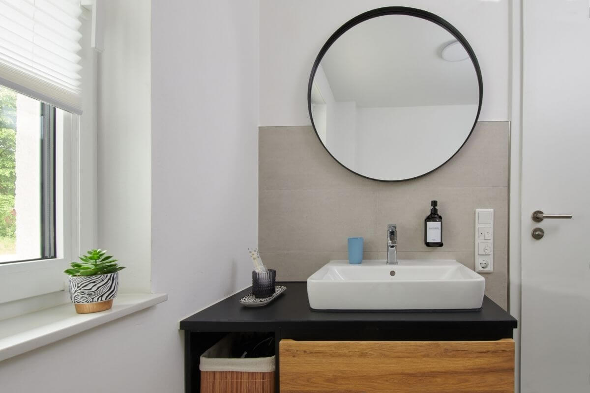 bad-oeynhausen-im-kerksiek-70-entspannter-aufenthalt-modernes-badezimmer