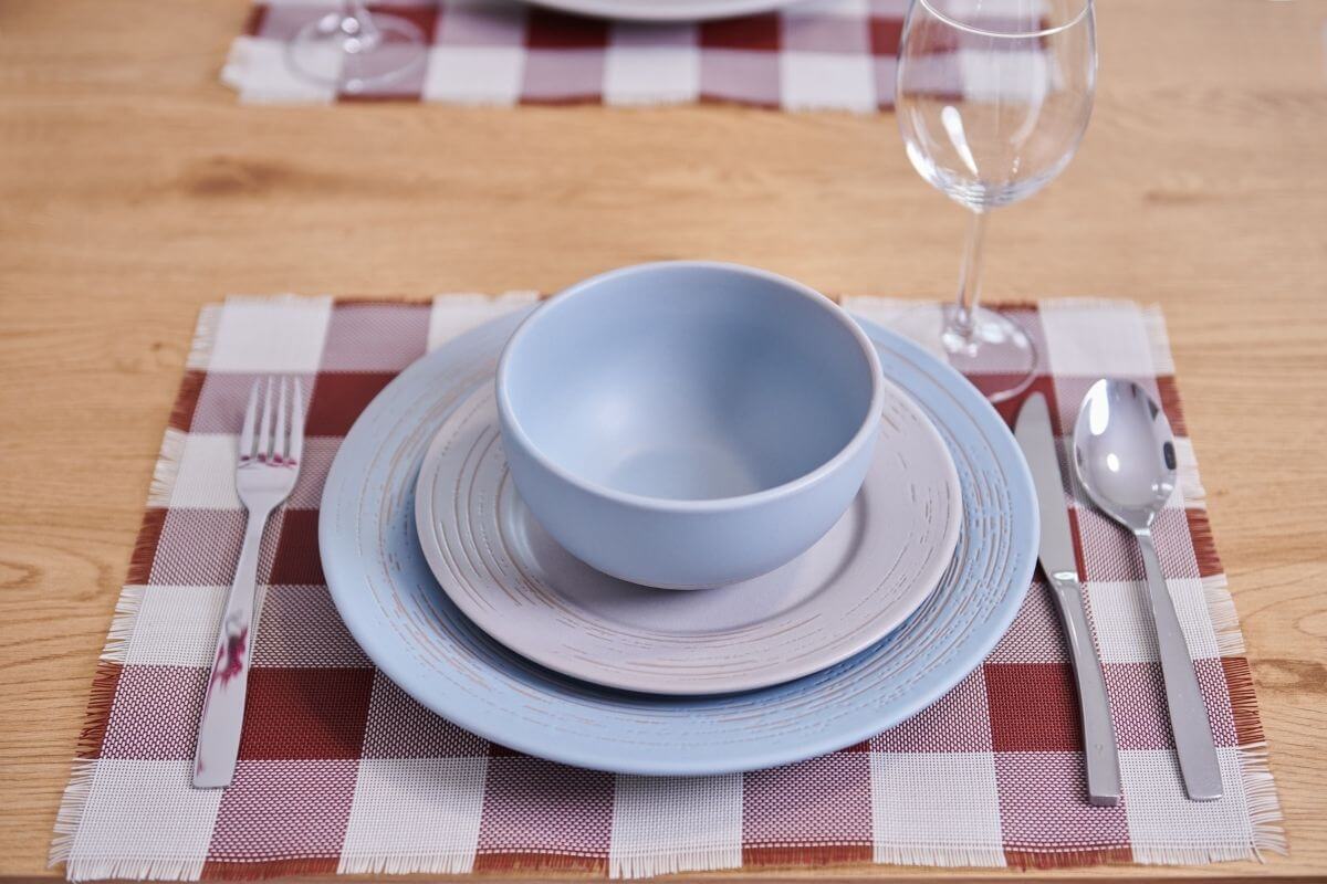 bad-oeynhausen-im-kerksiek-70-familien-aufenthalt-gedeckter-tisch