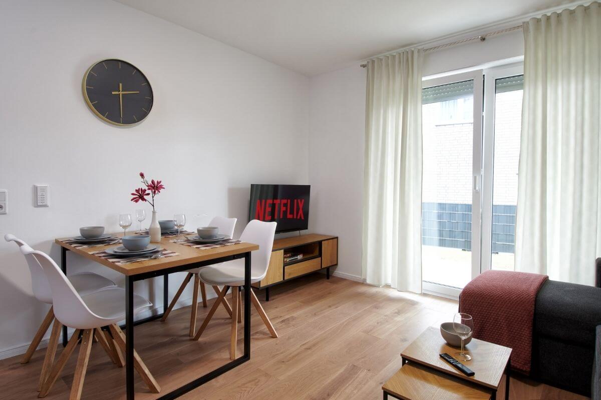 bad-oeynhausen-im-kerksiek-70-familienurlaub-wohnbereich-mit-netflix