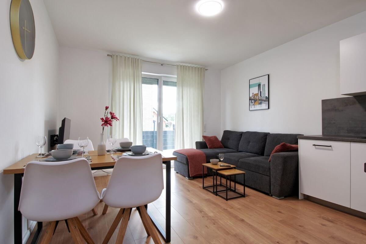 bad-oeynhausen-im-kerksiek-70-staedtetrip-freunde-wohnzimmer-essbereich