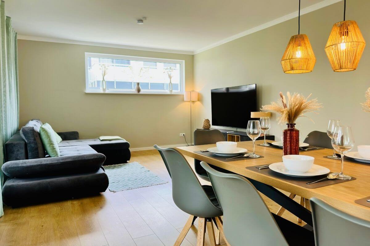 bad-oeynhausen-wohnzimmer-mit-grossem-sofa-fuer-familien