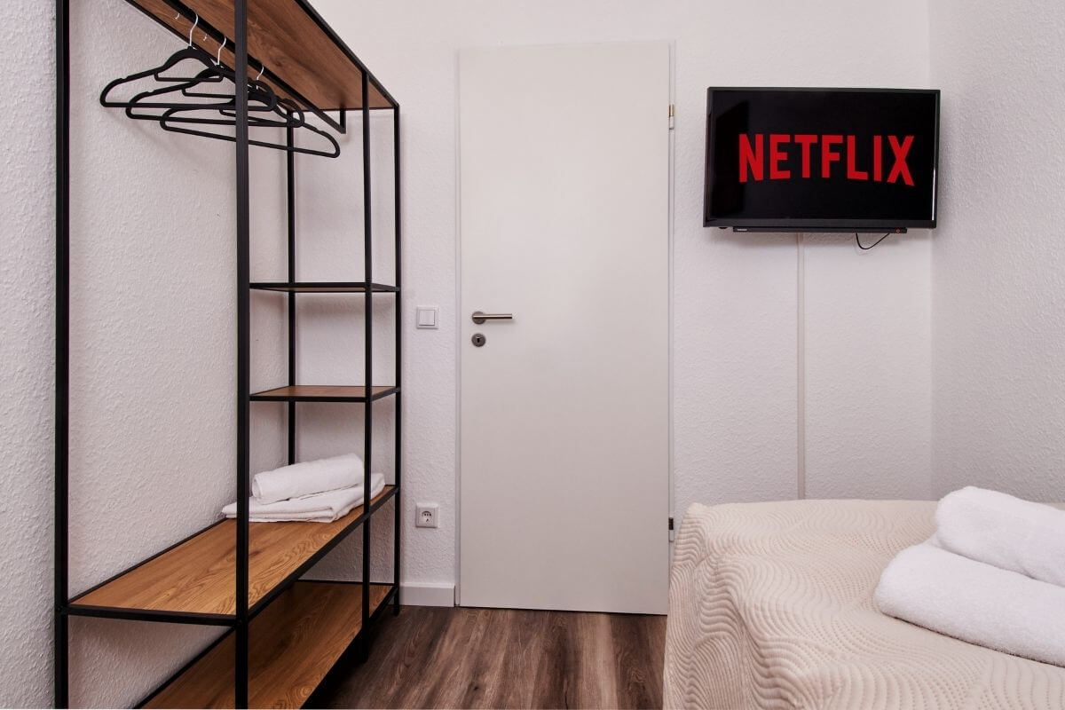 monteurzimmer-herford-einzelbett-netflix-ausstattung
