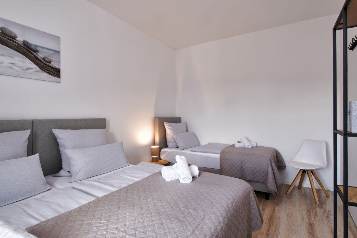 rg-living-bad-oeynhausen-freunde-trip-dreibettzimmer-entspannter-aufenthalt