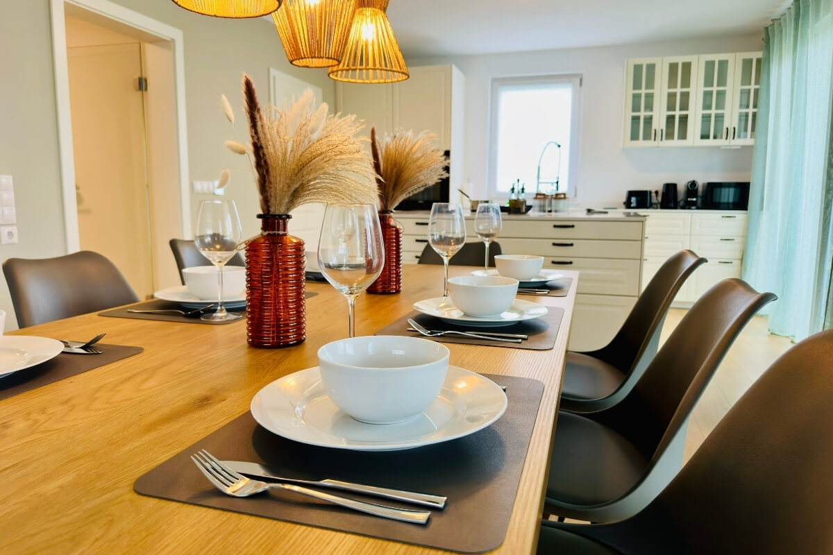 rgliving-essbereich-gedeckter-tisch